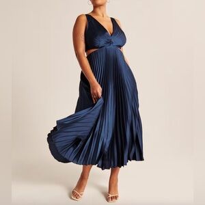Women's The A&F Giselle Pleated Cutout Maxi Dress in Navy Blue